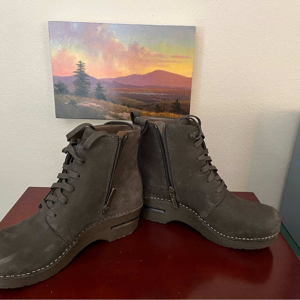 Dansko Sigourney Clog Boots Size 38